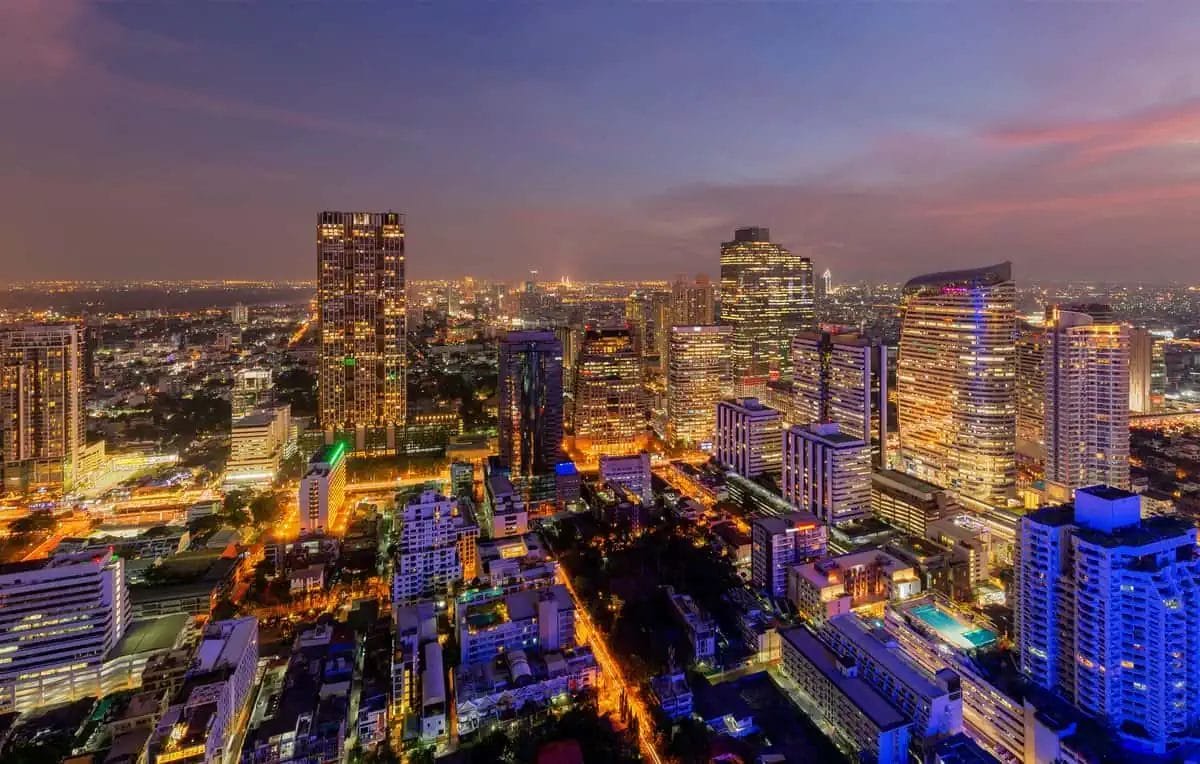 Explore Silom Bangkok: Nightlife, Shopping & Spa Retreats Uncovered